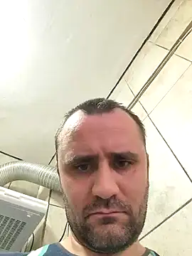 Snapshot of Govora chatting on December 18, 1:45 pm Govora online show from December 18, 1:45 pm