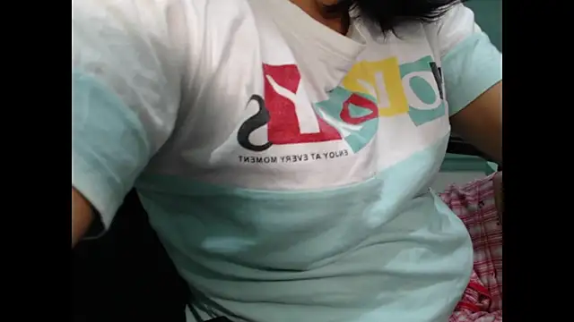 Snapshot of CuteRhea69 chatting on November 21, 12:37 pm CuteRhea69 online show from November 21, 12:37 pm