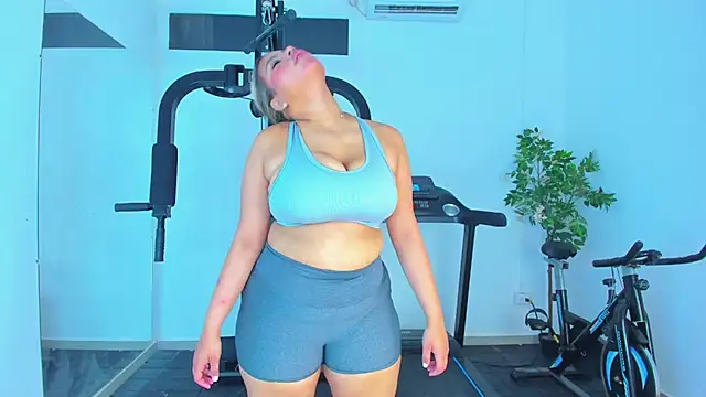 Snapshot of Carlota_peach chatting on February 10, 3:46 am Carlota peach online show from February 10, 3:46 am