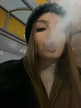 KrisMagnoly online show from December 11, 4:42 pm