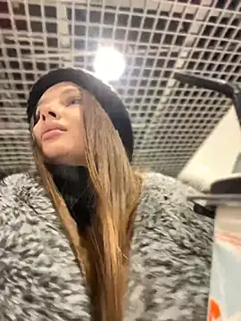 KrisMagnoly online show from February 4, 5:19 pm