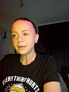 MrsBunnyBum online show from April 9, 6:19 am