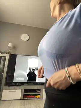 sensualEmilia online show from May 8, 1:16 pm