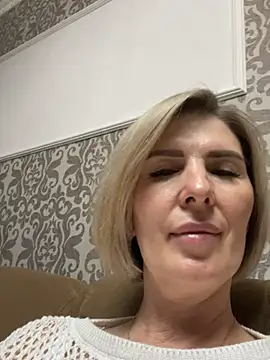 sensualEmilia online show from June 7, 4:44 pm
