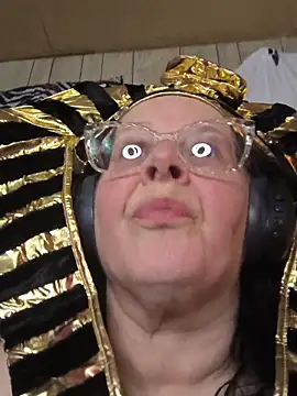 Snapshot of davisdesires@xh chatting on October 31, 12:39 pm davisdesiresxh online show from October 31, 12:39 pm