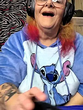 Snapshot of davisdesires@xh chatting on November 17, 6:14 pm davisdesiresxh online show from November 17, 6:14 pm