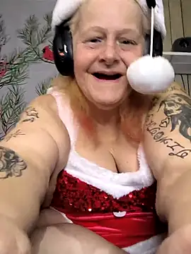 Snapshot of davisdesires@xh chatting on December 4, 6:16 pm davisdesiresxh online show from December 4, 6:16 pm