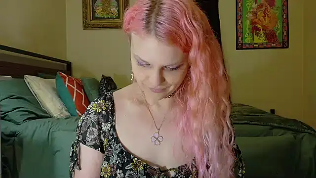 Snapshot of Emihaze chatting on July 24, 7:56 pm Emihaze online show from July 24, 7:56 pm