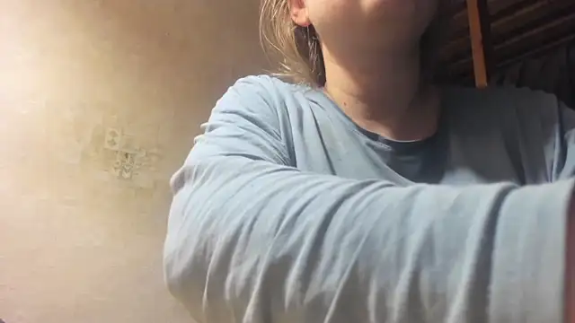 Snapshot of FrumCake chatting on January 2, 1:38 am FrumCake online show from January 2, 1:38 am