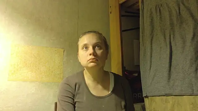 Snapshot of FrumCake chatting on November 19, 12:21 am FrumCake online show from November 19, 12:21 am