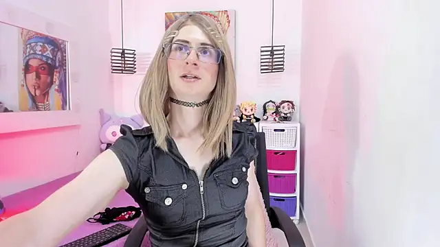 KimberlyJohnsoon online show from April 28, 11:10 pm