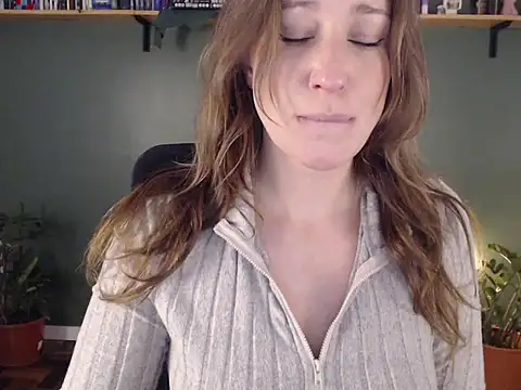 Snapshot of callmedemme chatting on May 25, 5:19 pm callmedemme online show from May 25, 5:19 pm