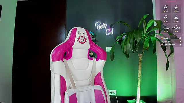 Snapshot of Katiehill_1 chatting on March 7, 6:43 pm Katiehill 1 online show from March 7, 6:43 pm