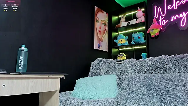 Snapshot of Katiehill_1 chatting on March 18, 3:10 pm Katiehill 1 online show from March 18, 3:10 pm