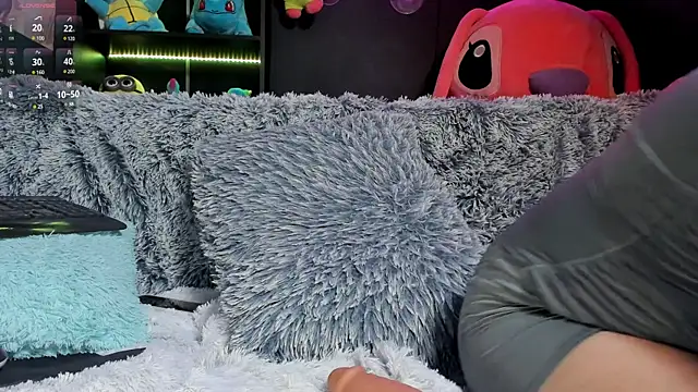 Snapshot of Katiehill_1 chatting on March 22, 7:42 pm Katiehill 1 online show from March 22, 7:42 pm