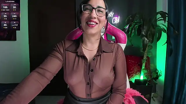 Snapshot of Katiehill_1 chatting on November 29, 12:35 am Katiehill 1 online show from November 29, 12:35 am