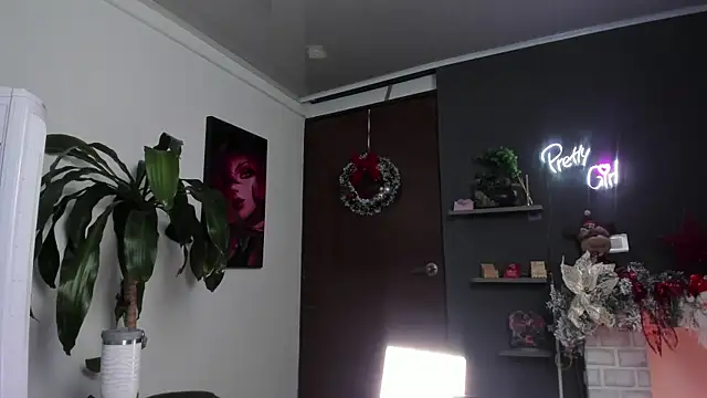 Katiehill 1 online show from January 11, 9:53 pm