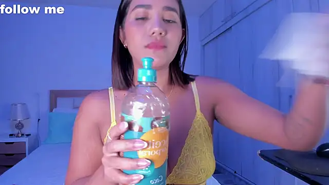 mia hank online show from February 8, 12:28 pm