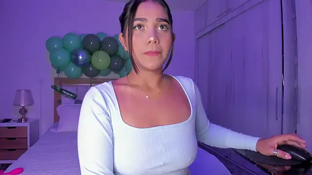 mia hank online show from March 19, 11:39 am