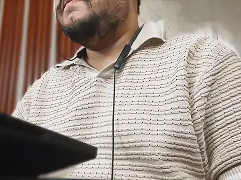 Snapshot of A4h_odin1 chatting on October 15, 8:14 am A4h odin1 online show from October 15, 8:14 am