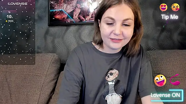 Snapshot of CassieMils chatting on May 25, 6:30 am CassieMils online show from May 25, 6:30 am