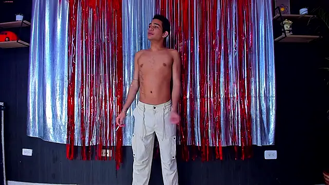 Snapshot of red_point_x chatting on February 19, 2:44 am red point x online show from February 19, 2:44 am