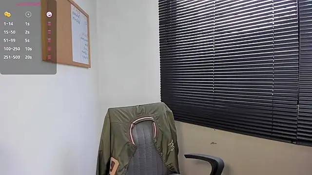 DaviidEvans  online show from December 11, 1:06 pm