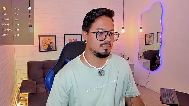 DaviidEvans  online show from September 16, 3:13 pm