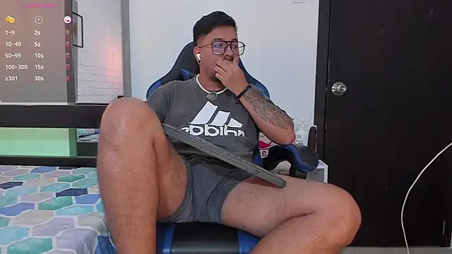 DaviidEvans  online show from October 13, 10:04 am