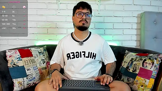 DaviidEvans  online show from November 27, 11:34 am