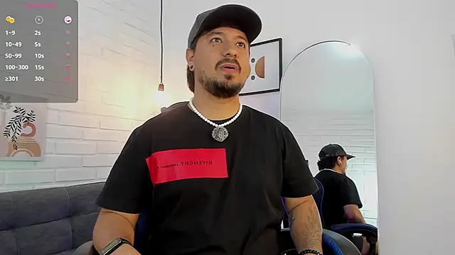 DaviidEvans  online show from December 22, 1:02 am