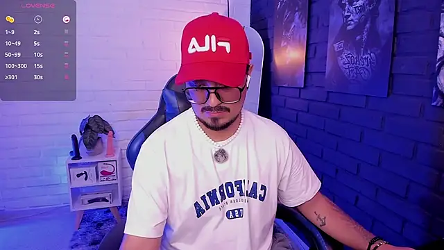 DaviidEvans  online show from June 6, 5:28 pm