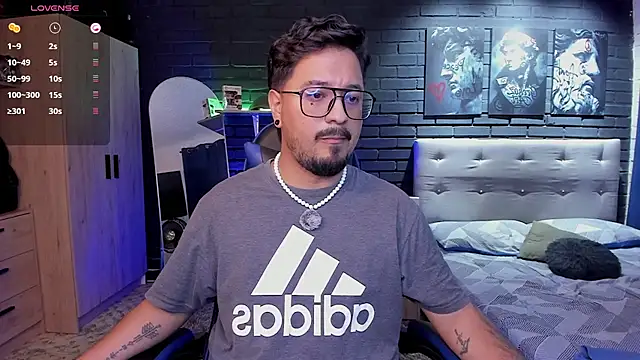 DaviidEvans  online show from June 21, 9:17 pm