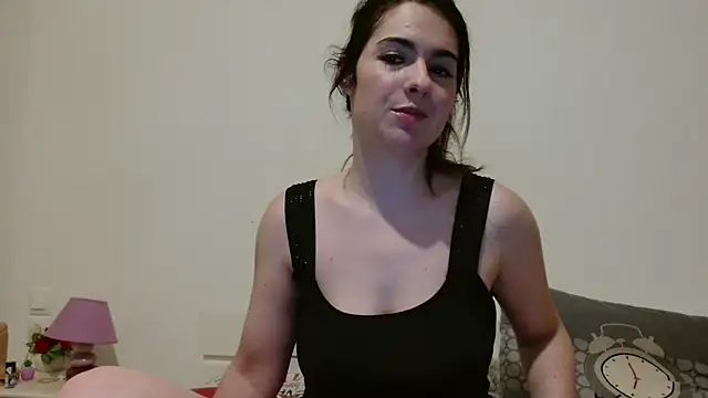 Snapshot of desirmiss1 chatting on June 28, 7:14 am desirmiss1 online show from June 28, 7:14 am