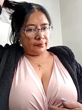   valentina18 online show from February 17, 4:15 pm