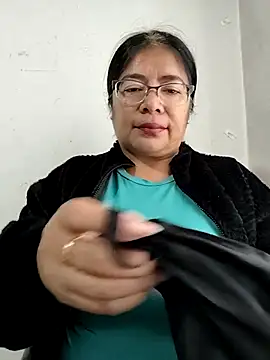   valentina18 online show from December 1, 1:05 pm