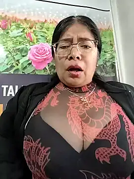 Snapshot of __valentina18 chatting on May 8, 12:21 pm valentina18 online show from May 8, 12:21 pm
