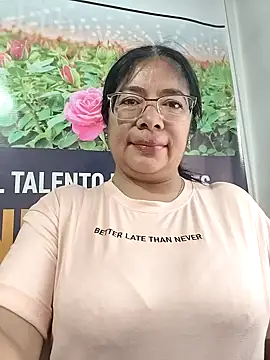 Snapshot of __valentina18 chatting on May 26, 12:23 pm valentina18 online show from May 26, 12:23 pm