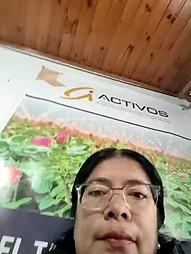 Snapshot of __valentina18 chatting on May 27, 12:35 pm valentina18 online show from May 27, 12:35 pm