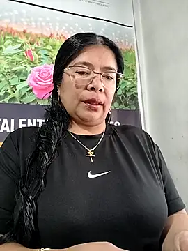 Snapshot of __valentina18 chatting on May 29, 12:25 pm valentina18 online show from May 29, 12:25 pm