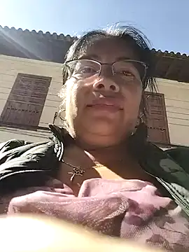 Snapshot of __valentina18 chatting on July 28, 2:13 pm valentina18 online show from July 28, 2:13 pm