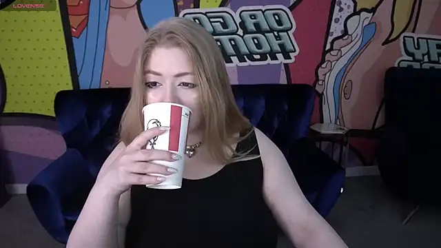 Snapshot of Tinker_Belll chatting on June 7, 7:17 pm Tinker Belll online show from June 7, 7:17 pm