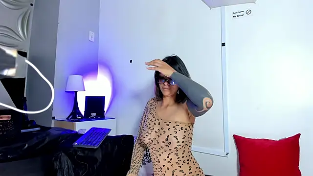 Snapshot of beauti_wild25 chatting on July 20, 8:00 pm beauti wild25 online show from July 20, 8:00 pm