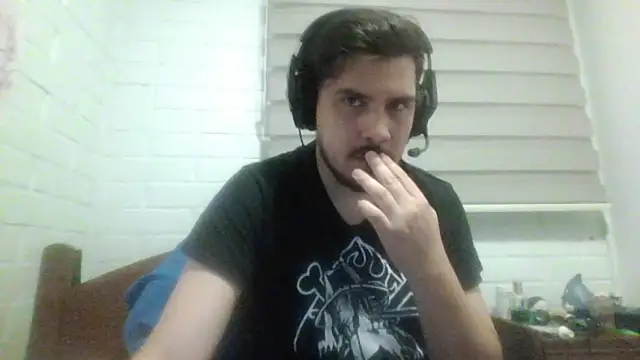 Snapshot of hung_weeb chatting on March 17, 1:32 am hung weeb online show from March 17, 1:32 am