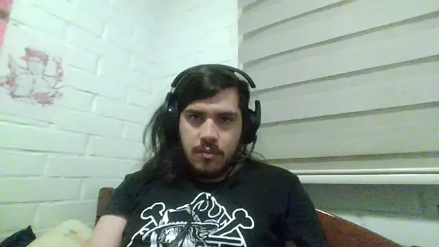 Snapshot of hung_weeb chatting on March 25, 2:50 am hung weeb online show from March 25, 2:50 am