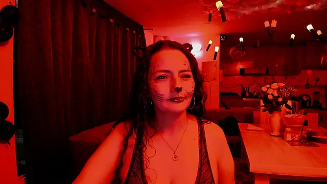 Snapshot of emma_luxy chatting on November 1, 12:45 am emma luxy online show from November 1, 12:45 am