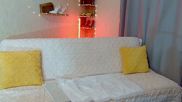 KimPolloc online show from January 10, 5:37 pm