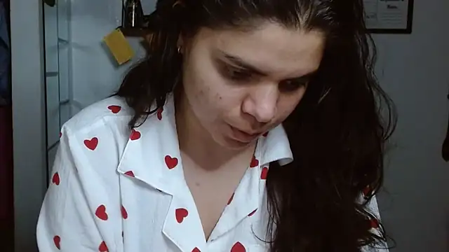 Snapshot of Nikkykora15 chatting on November 5, 1:05 am Nikkykora15 online show from November 5, 1:05 am