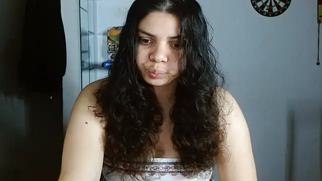 Snapshot of Nikkykora15 chatting on May 27, 1:24 am Nikkykora15 online show from May 27, 1:24 am