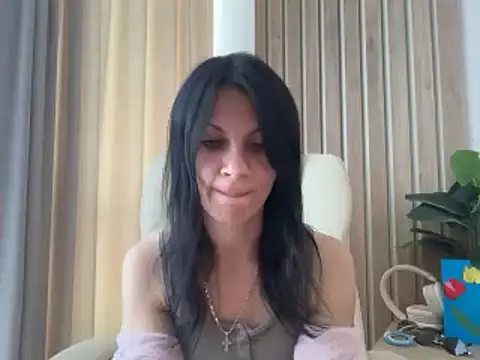 Snapshot of InjaAtHome chatting on June 24, 8:02 am InjaAtHome online show from June 24, 8:02 am